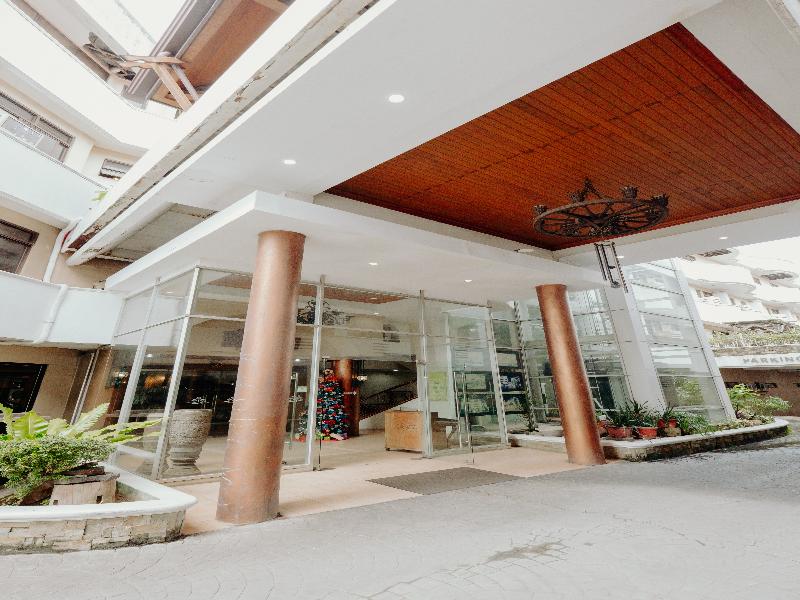 Crown Regency Residences Cebu image