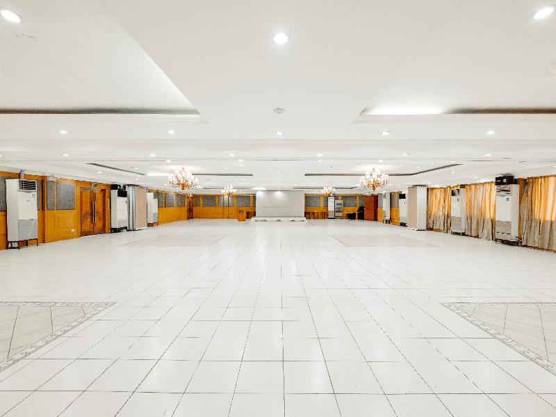Crown Regency Residences Cebu image