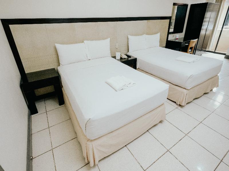 Crown Regency Residences Cebu image