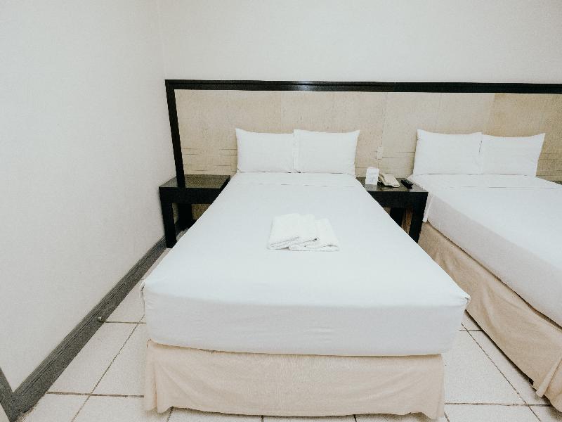 Crown Regency Residences Cebu image