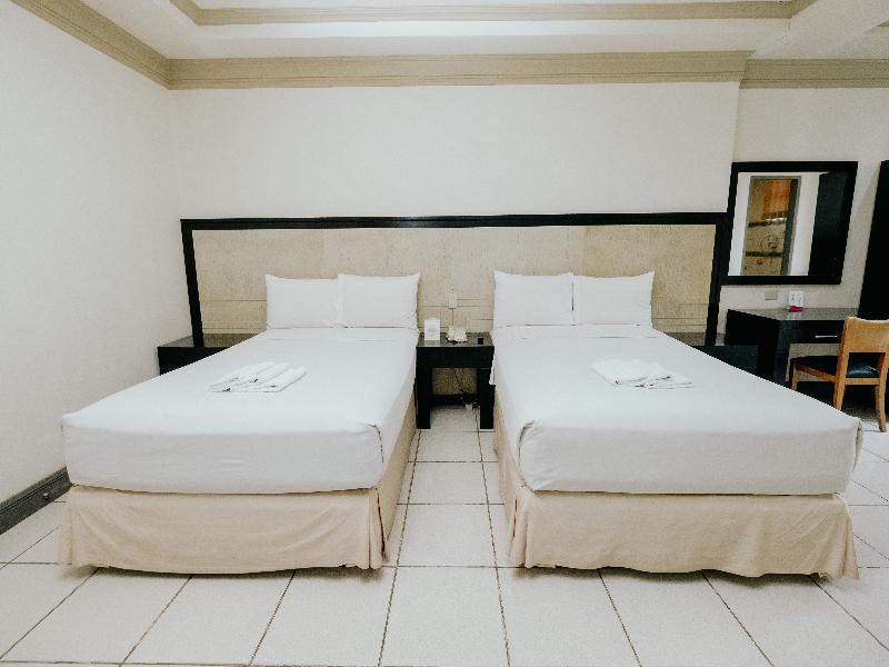 Crown Regency Residences Cebu image