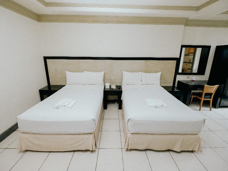 Crown Regency Residences Cebu image