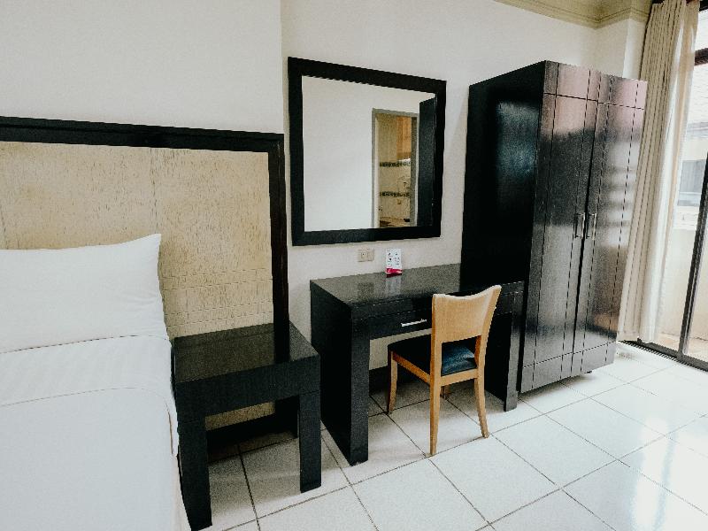 Crown Regency Residences Cebu image