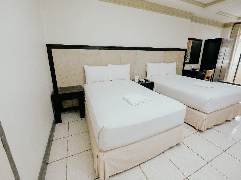 Crown Regency Residences Cebu image
