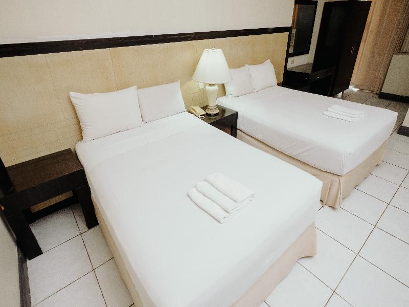 Crown Regency Residences Cebu image