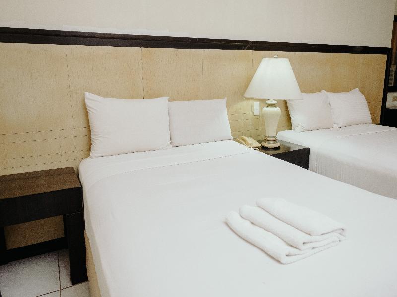 Crown Regency Residences Cebu image