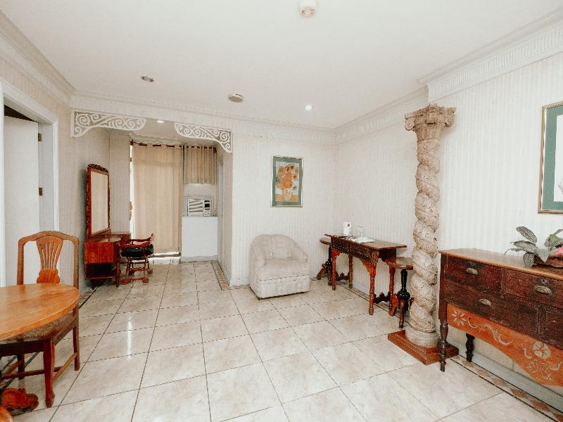 Crown Regency Residences Cebu image