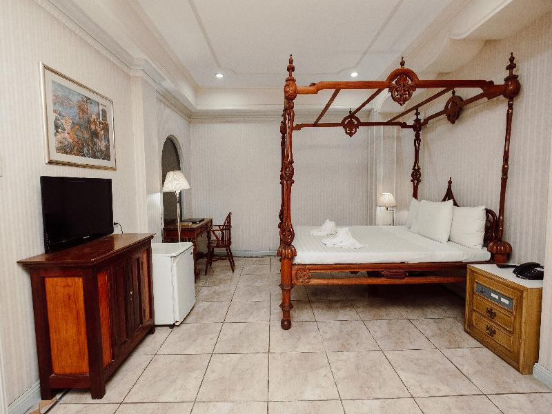 Crown Regency Residences Cebu image