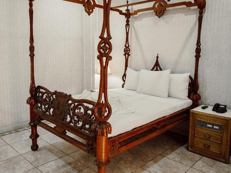 Crown Regency Residences Cebu image