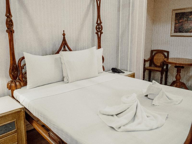 Crown Regency Residences Cebu image