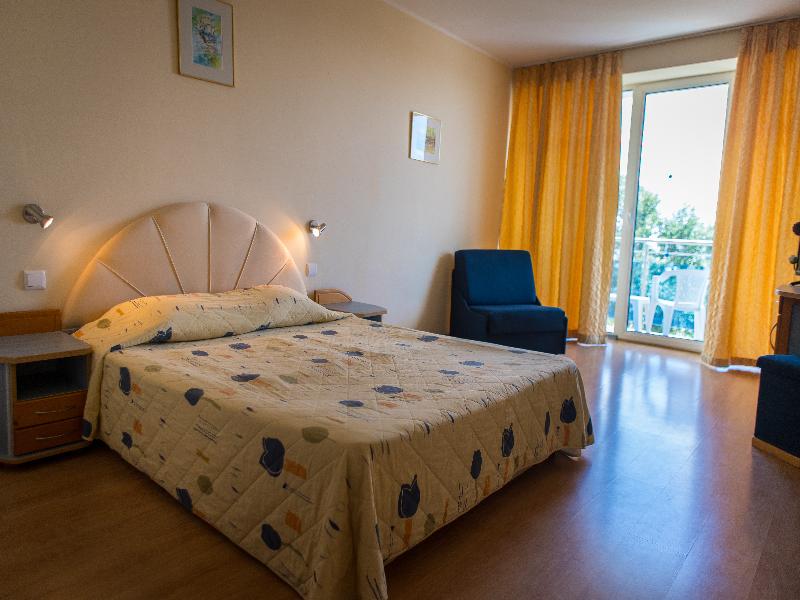 Hotel Perla image