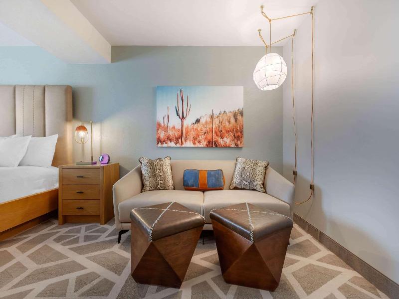 La Quinta Inn & Suites Tempe University / Phoenix image