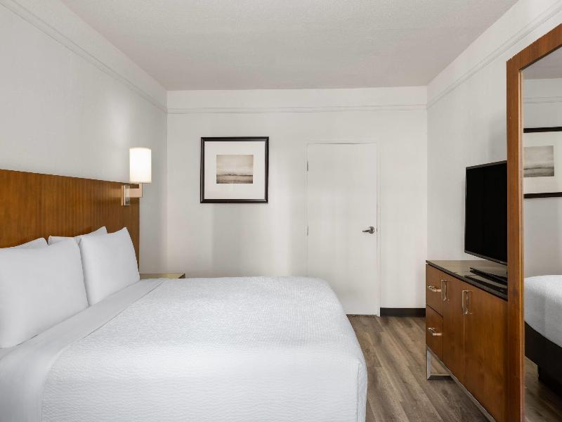 Ramada Suites by Wyndham San Diego image