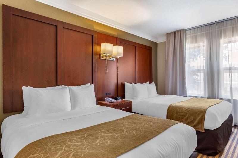Hotel Comfort Suites Visalia Convention Center