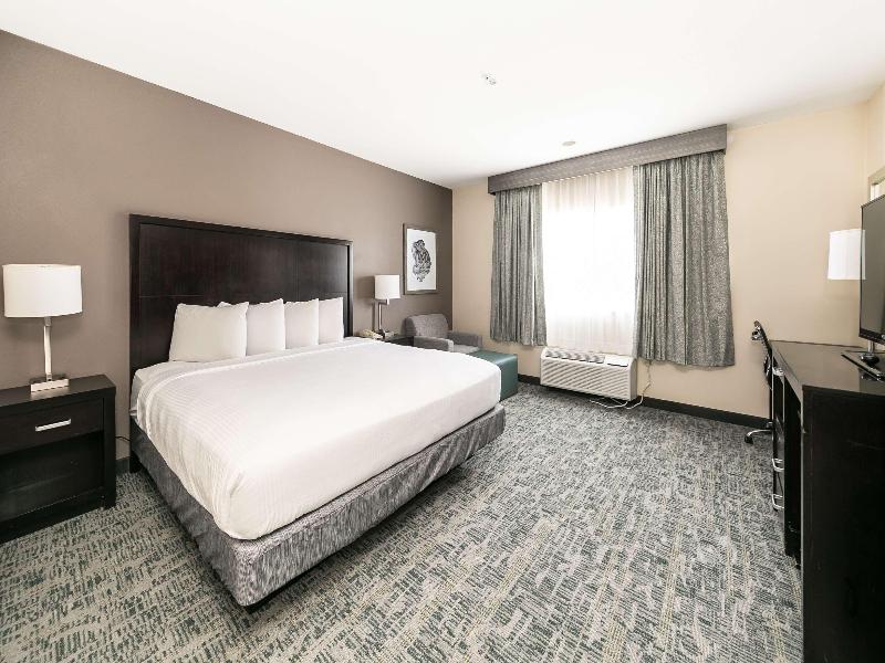 Best Western Inn & Suites San Diego-Zoo/SeaWorld image