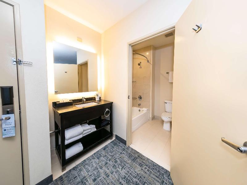 Best Western Inn & Suites San Diego-Zoo/SeaWorld image