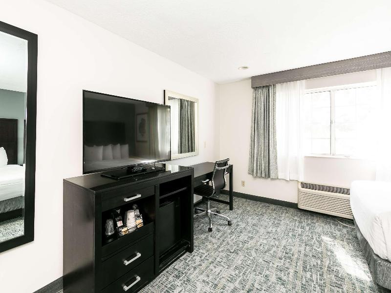 Best Western Inn & Suites San Diego-Zoo/SeaWorld image