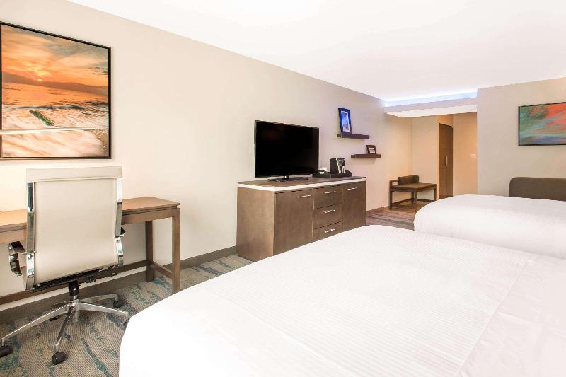 The Cove Hotel image