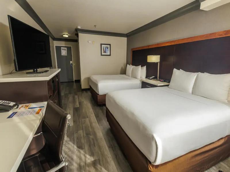 Comfort Inn&Suites Universal N. Hollywood Burbank image