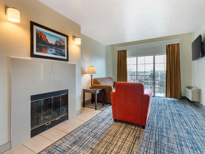 Best Western Visalia Hotel image