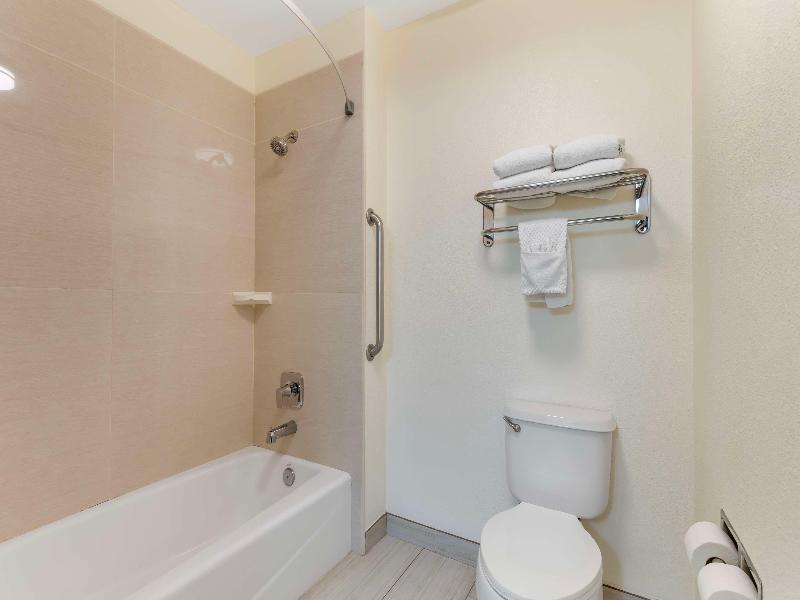 Best Western Visalia Hotel image
