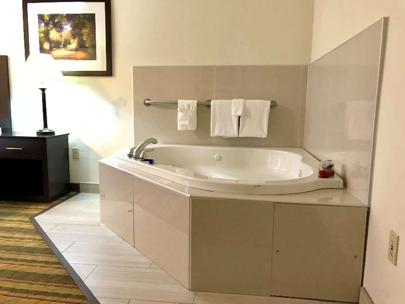 Best Western Visalia Hotel image