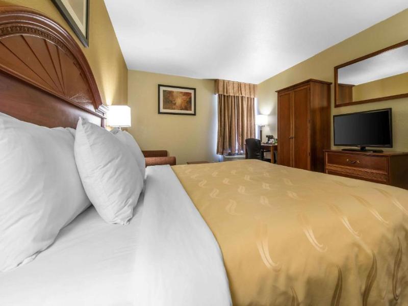 Quality Inn South Downtown image
