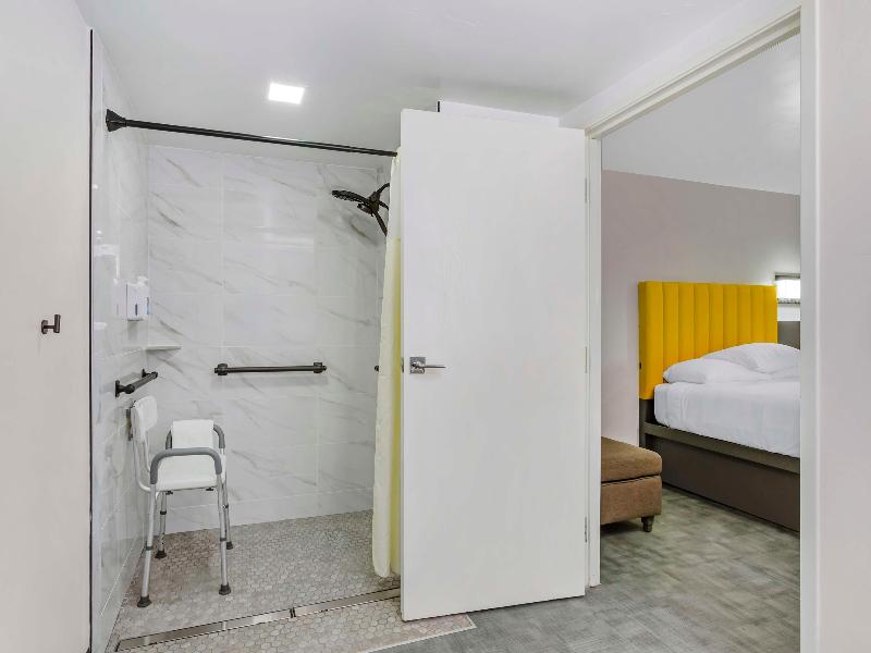Hotel Blue 66, Bw Signature Collection image