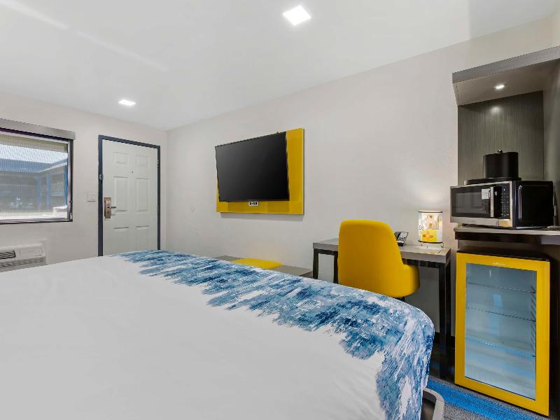Hotel Blue 66, Bw Signature Collection image