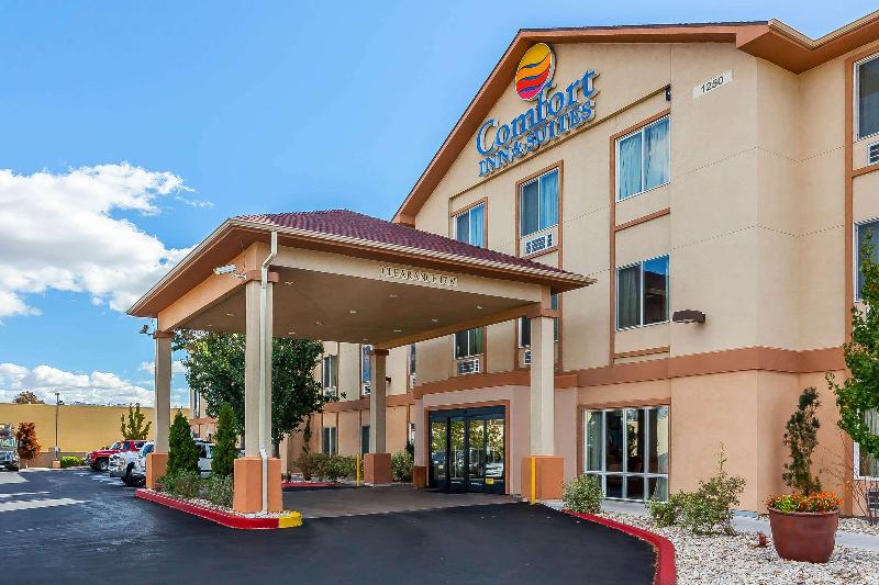 Comfort Inn AND Suites Airport