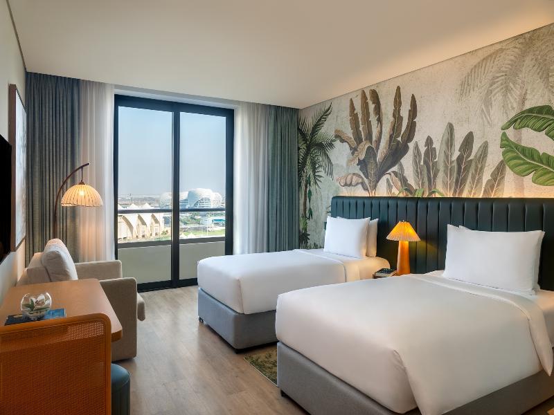 Yas Plaza Mangroves by IHG image