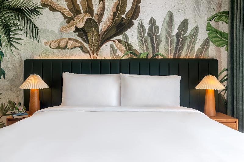 Yas Plaza Mangroves by IHG image
