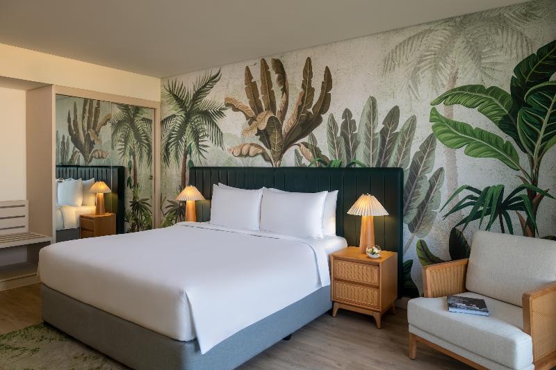 Yas Plaza Mangroves by IHG image