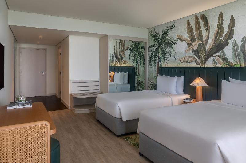 Yas Plaza Mangroves by IHG image