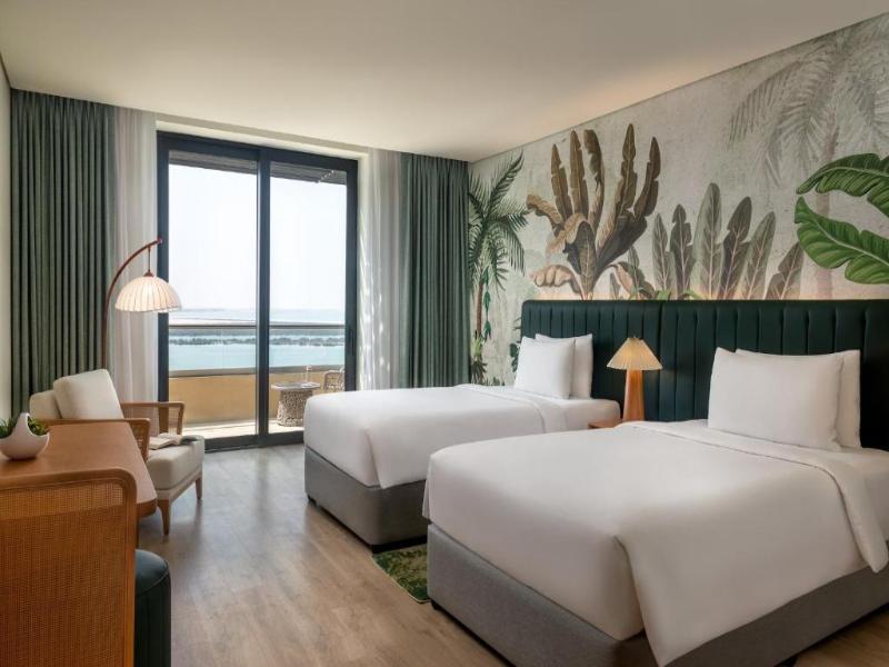 Yas Plaza Mangroves by IHG image