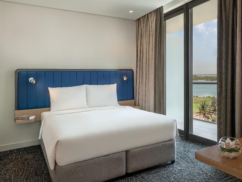 Yas Plaza Bay by IHG image