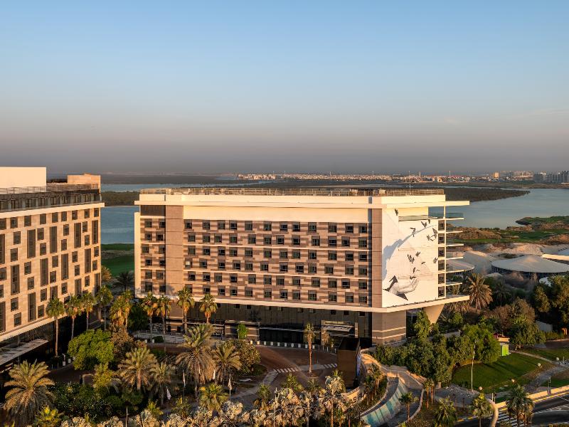 Yas Plaza Bay by IHG image