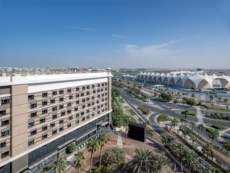 Yas Plaza Bay by IHG image