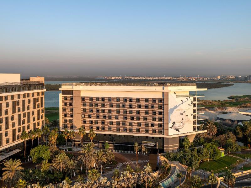 Yas Plaza Bay by IHG image
