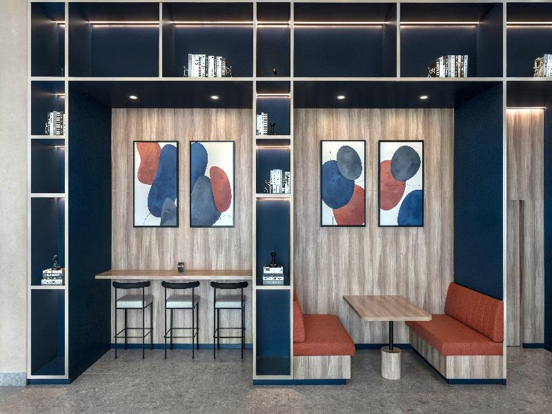 Yas Plaza Bay by IHG image