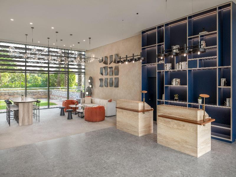 Yas Plaza Bay by IHG image