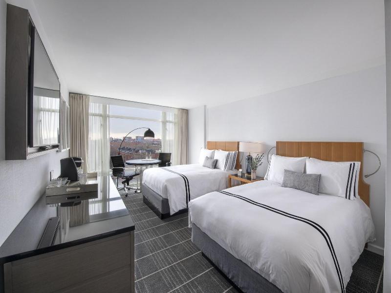 The Colonnade Hotel image