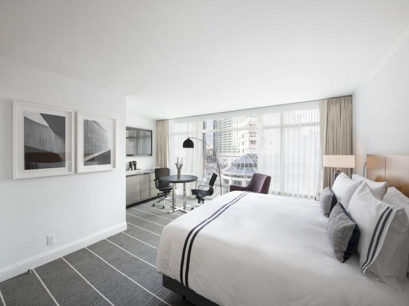 The Colonnade Hotel image