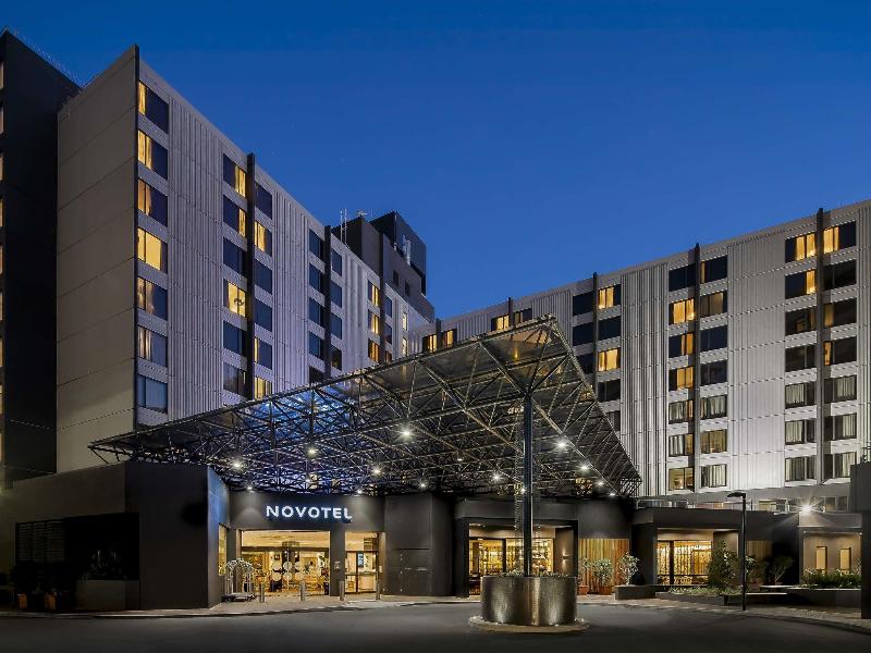 Novotel Sydney International Airport image