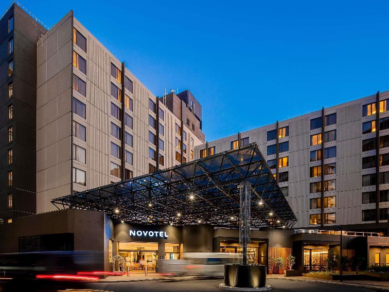 Novotel Sydney International Airport image