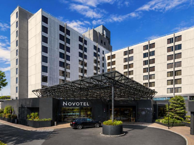 Novotel Sydney International Airport image