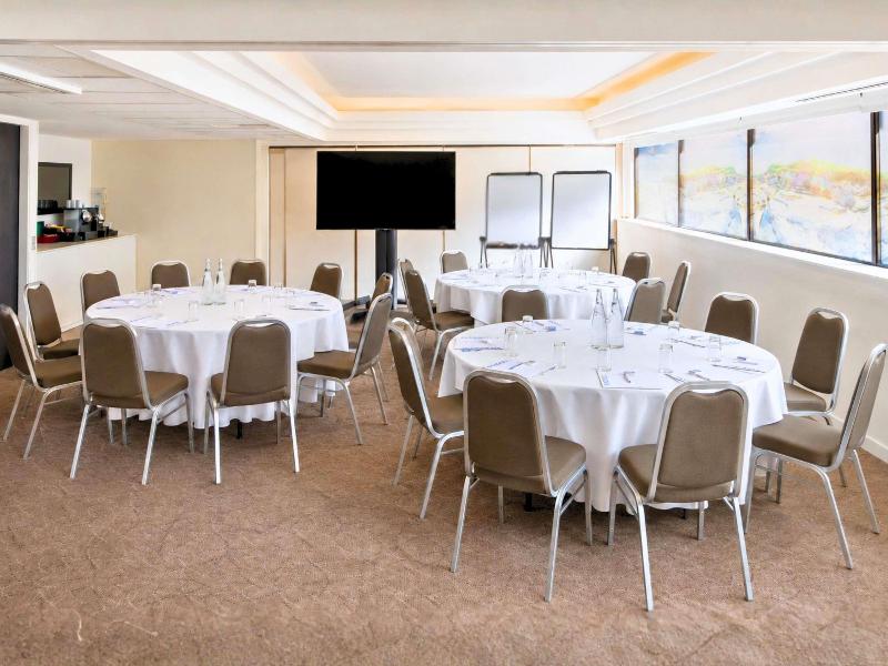 Novotel Sydney International Airport image