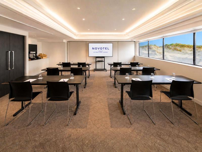 Novotel Sydney International Airport image
