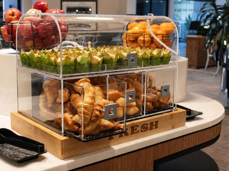 Novotel Sydney International Airport image