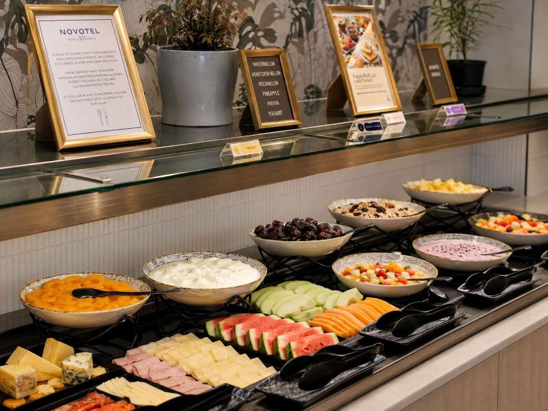 Novotel Sydney International Airport image